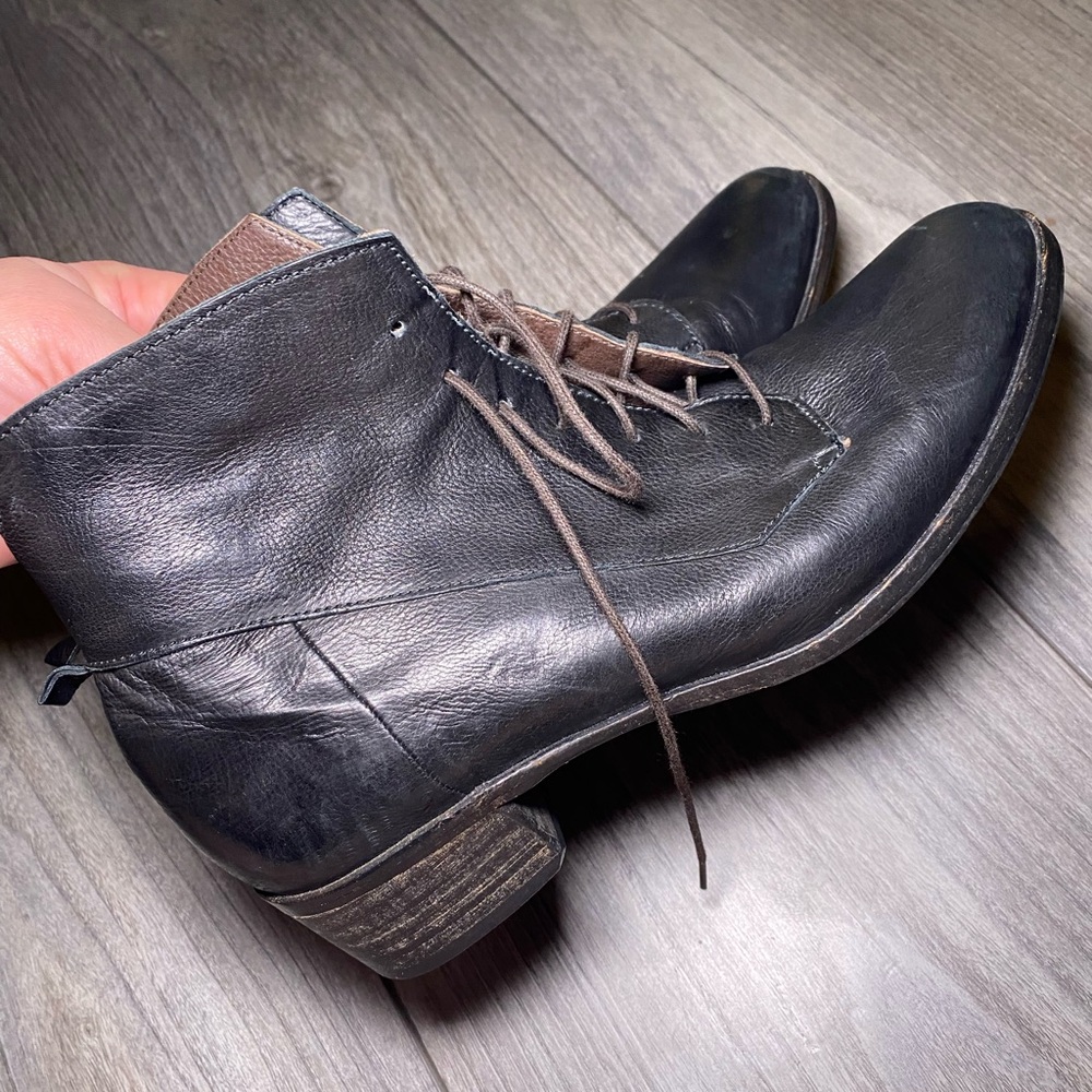 COCLICO Dark Leather Ankle Booties